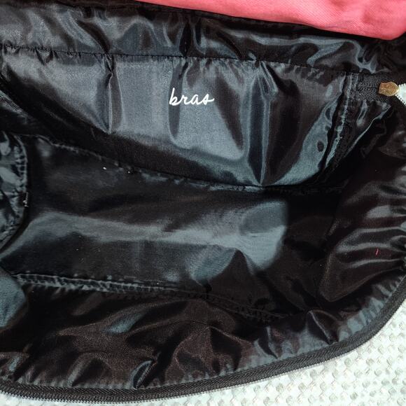 VICTORIA SECRETS NWT SECRET TRAVEL BAG - Picture 7 of 8